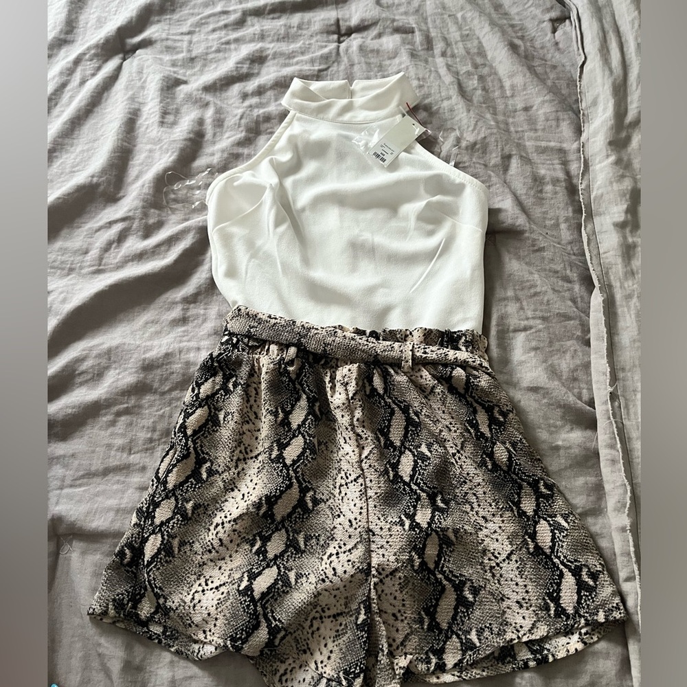 Francesca‘s romper (NWT)